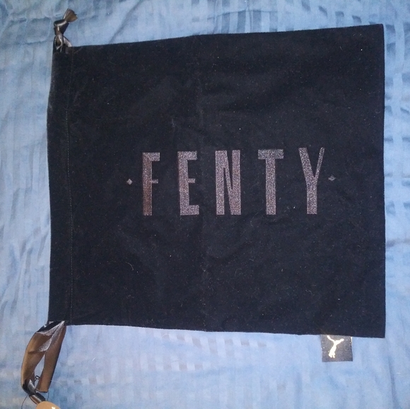 Fenty Beauty bag velour - Picture 1 of 4